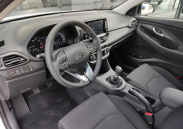 Hyundai I30 cena 98318 przebieg: 5, rok produkcji 2023 z Ostrzeszów małe 254